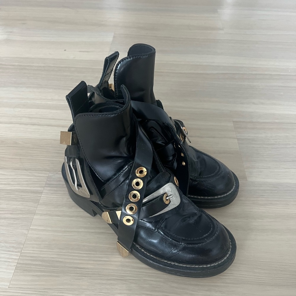 Balenciaga Ceinture Ankle Leather Boots